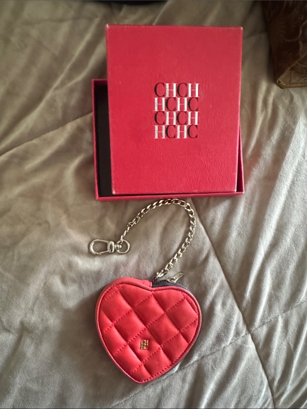 Carolina Herrera Quilted Red Heart Coin Pouch Keychain - Picture 1 of 11